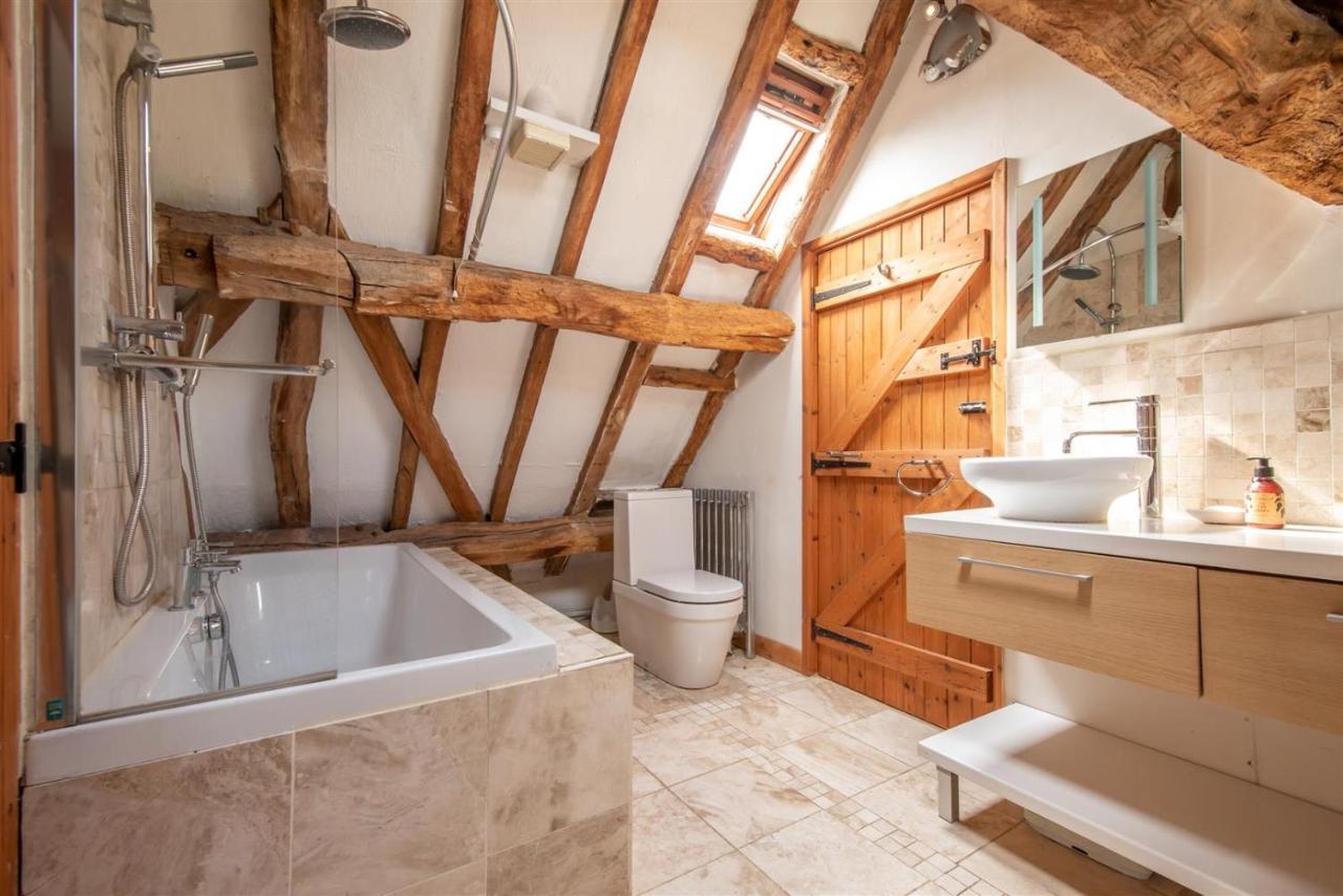 Elegant Peaceful Barn In Rural Village Setting Close To Stratford Upon Avon Exterior photo